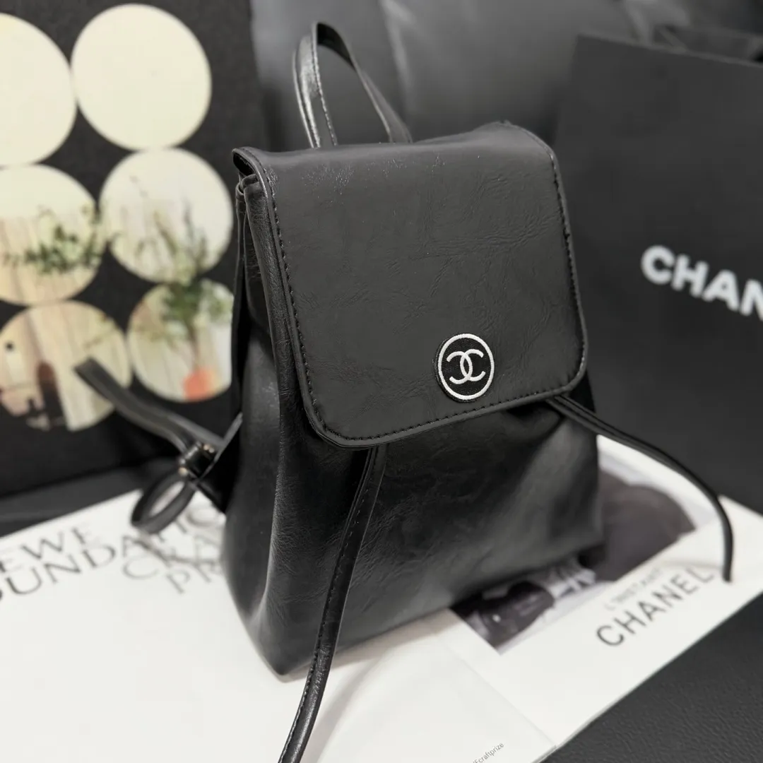 デイリーにぴったり 人気上昇中 カジュアル 大容量 お出かけに レザー リュック バックパック