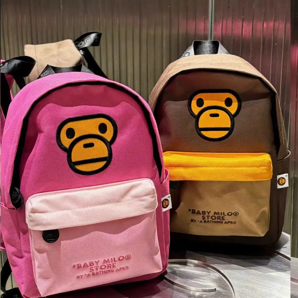 キッズ向け ゆるかわイラスト 毎日使いたくなる 存在感抜群 カラフル 合わせやすい バッグ