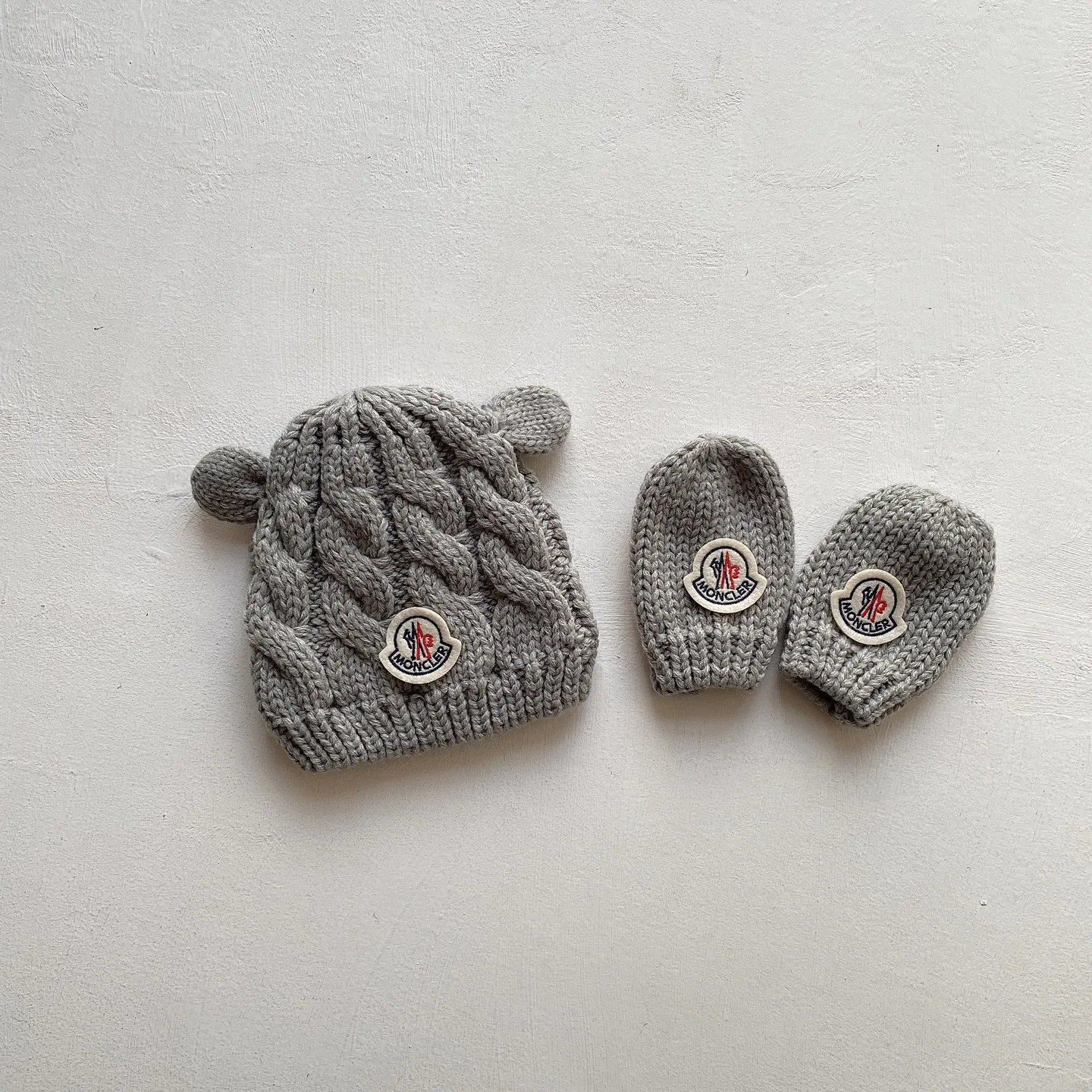 2点セット  ふんわり かわいい 防寒対策 ベビー ニット 帽子＆手袋セット