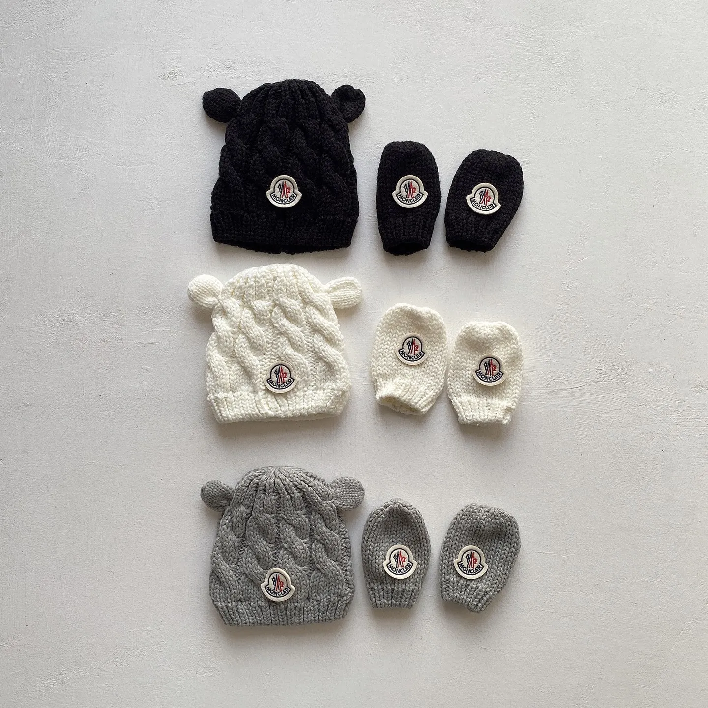 2点セット  ふんわり かわいい 防寒対策 ベビー ニット 帽子＆手袋セット