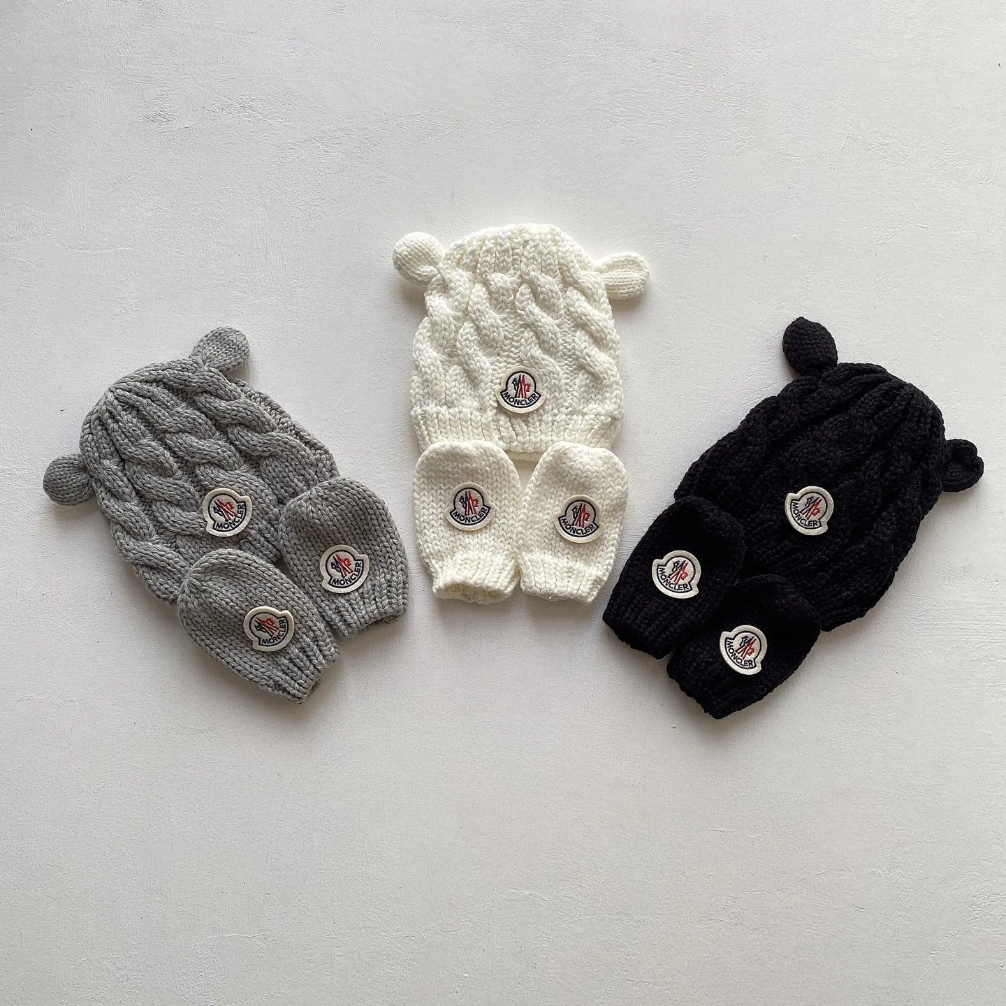 2点セット  ふんわり かわいい 防寒対策 ベビー ニット 帽子＆手袋セット