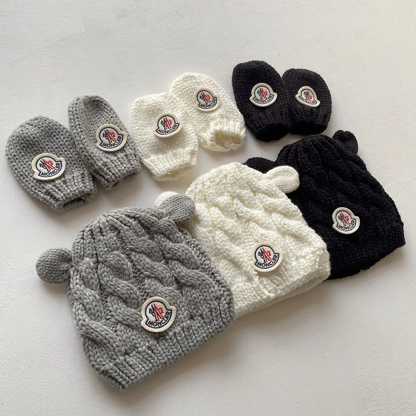 2点セット  ふんわり かわいい 防寒対策 ベビー ニット 帽子＆手袋セット