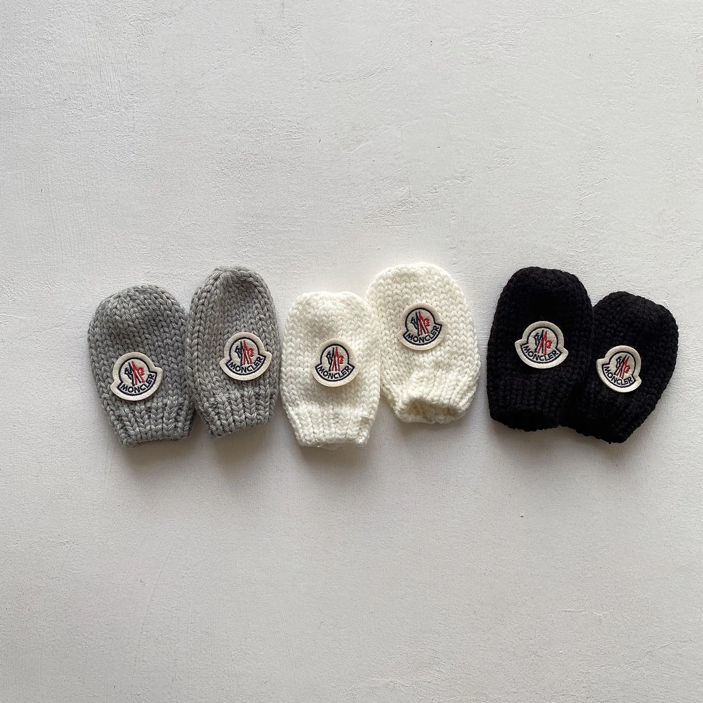 2点セット  ふんわり かわいい 防寒対策 ベビー ニット 帽子＆手袋セット