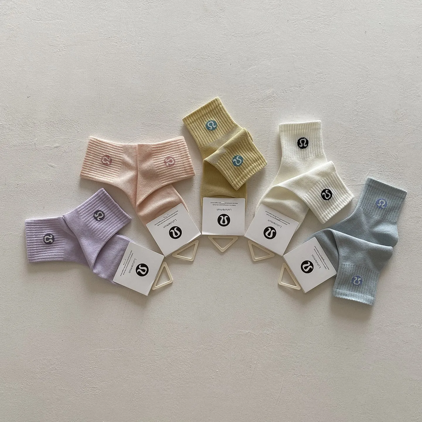 ５足セット オールシーズン対応 カラフル シンプル 通気性 キッズ ソックス