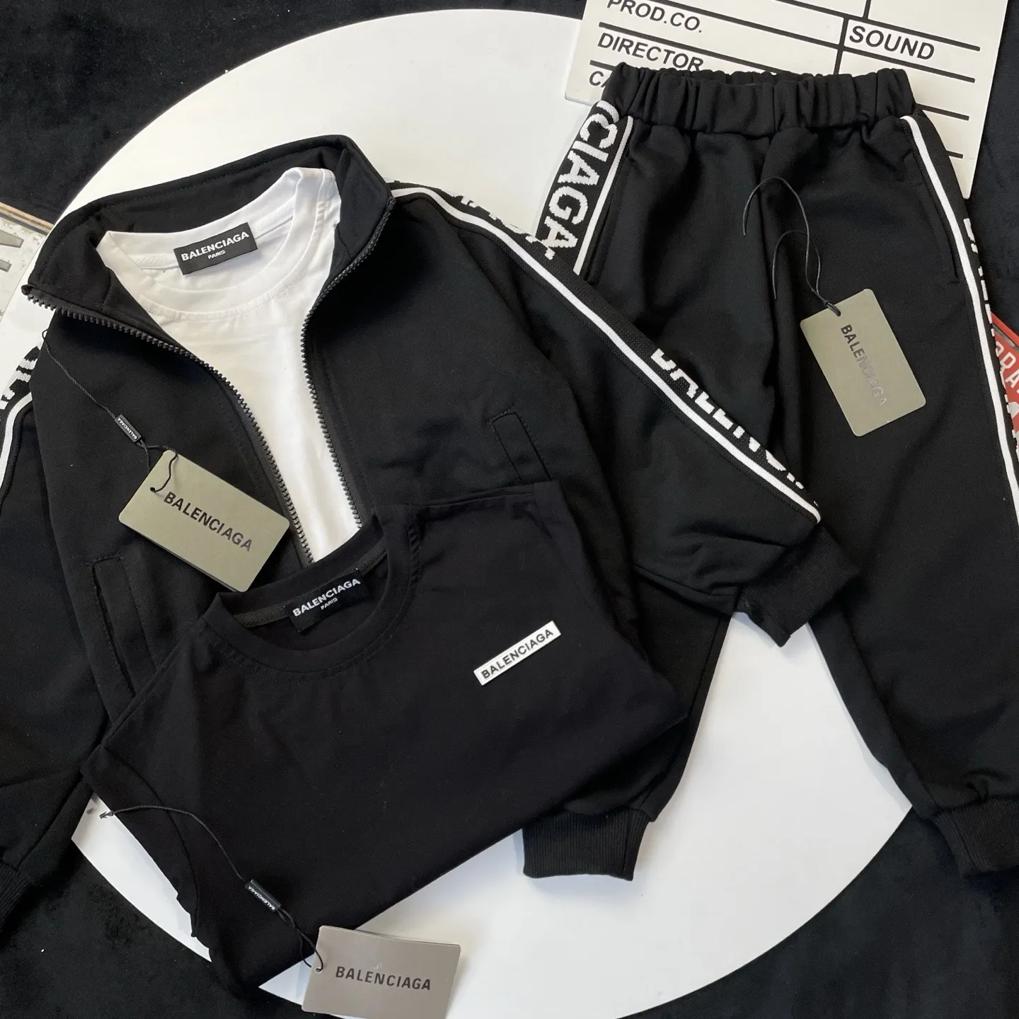 【90-150cm】旬カラーで今っぽい 毎日コーデに活躍 着回し力抜群 合わせやすい アウター 長袖Tシャツ パンツ