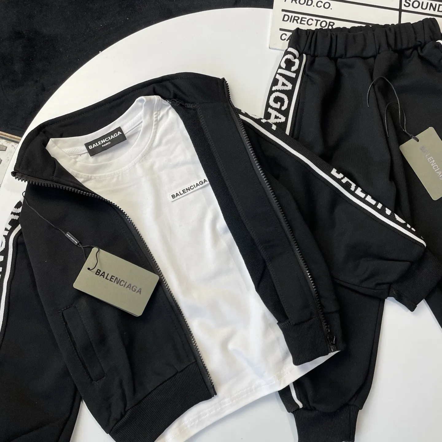 【90-150cm】旬カラーで今っぽい 毎日コーデに活躍 着回し力抜群 合わせやすい アウター 長袖Tシャツ パンツ