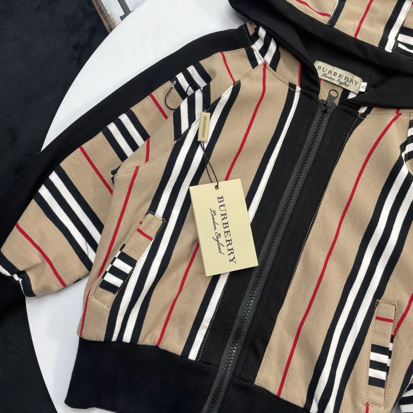 【110-150cm】一枚で決まる トレンド×ベーシック 品質いい 合わせやすい アウター 長袖 Tシャツ パンツ