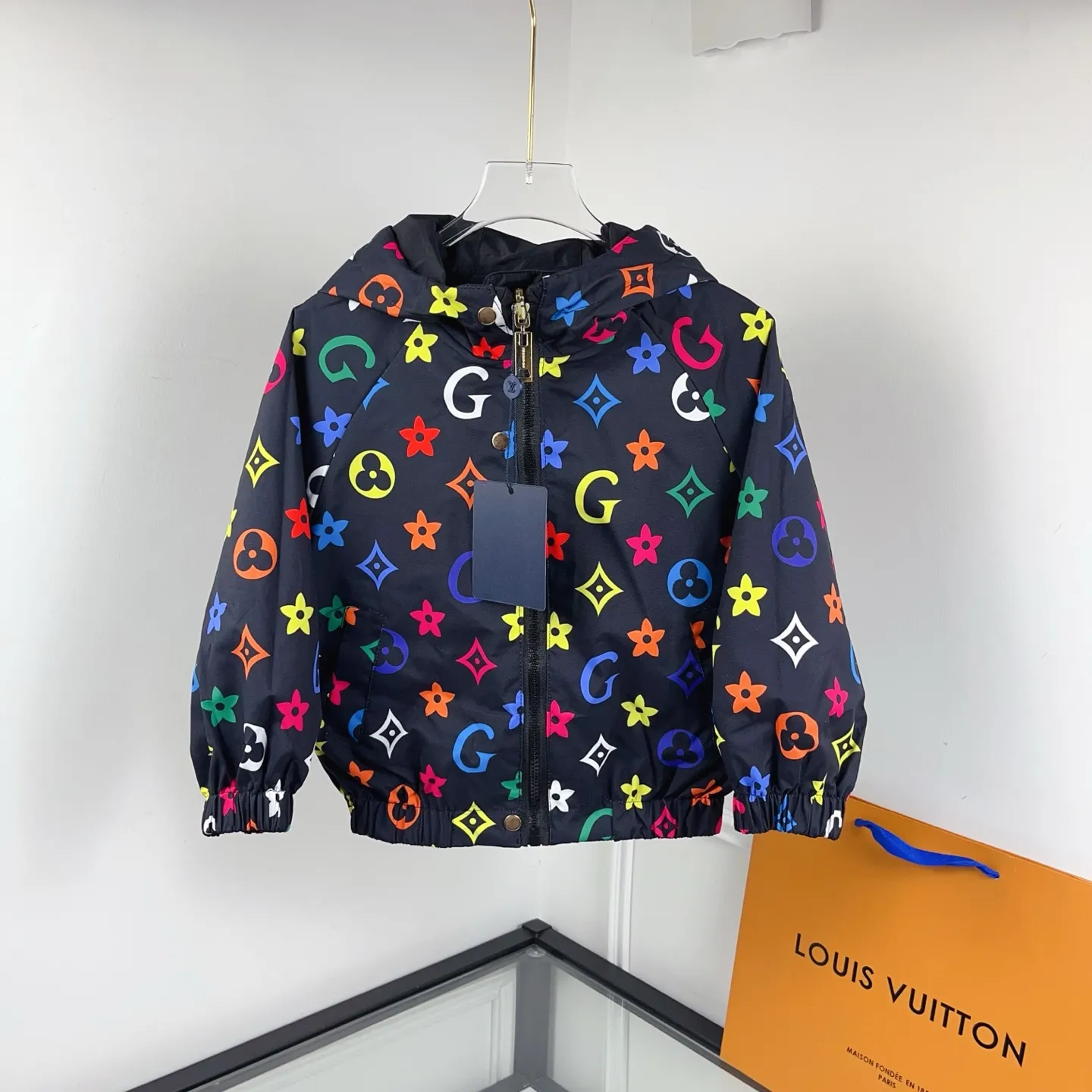 【100-160cm】見た目も着心地も 軽やかな着心地 子ども服らしい可愛さ 合わせやすい アウター