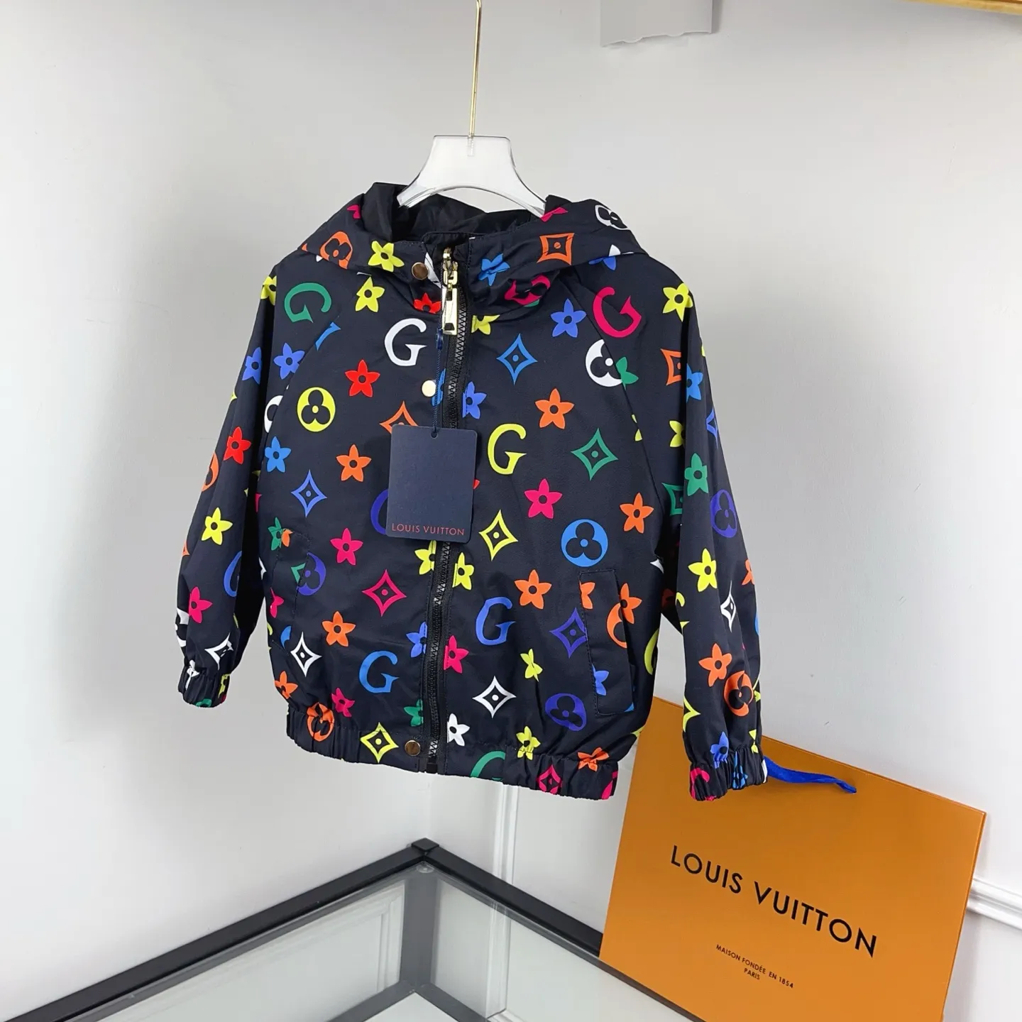 【100-160cm】見た目も着心地も 軽やかな着心地 子ども服らしい可愛さ 合わせやすい アウター