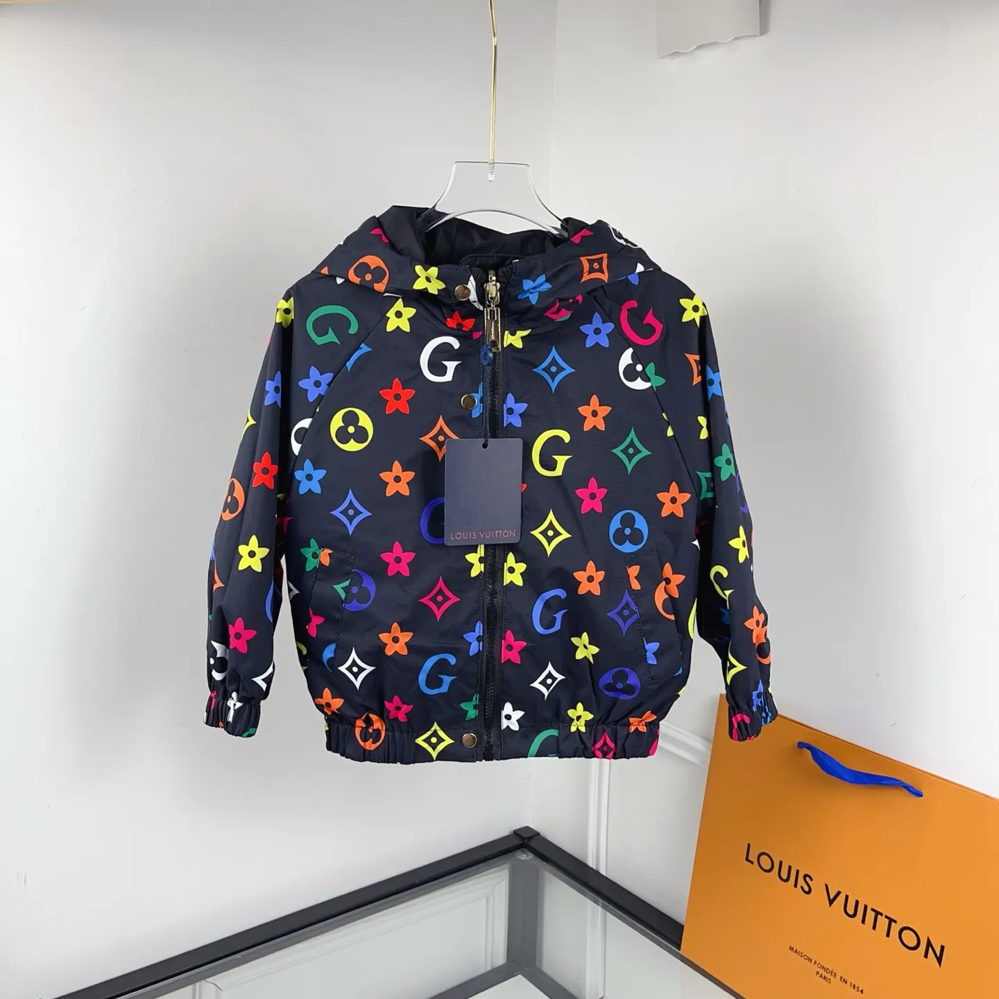 【100-160cm】見た目も着心地も 軽やかな着心地 子ども服らしい可愛さ 合わせやすい アウター