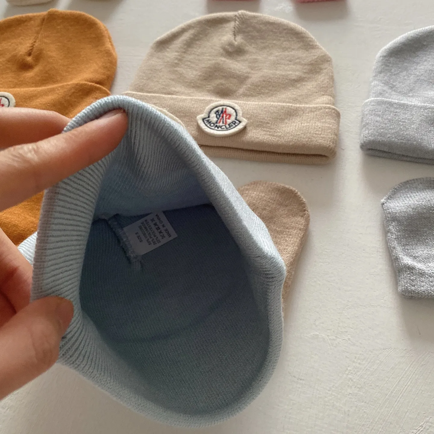 好感度UP キャンディカラー 柔らかい素材 ベビー ニット帽＆ミトンセット