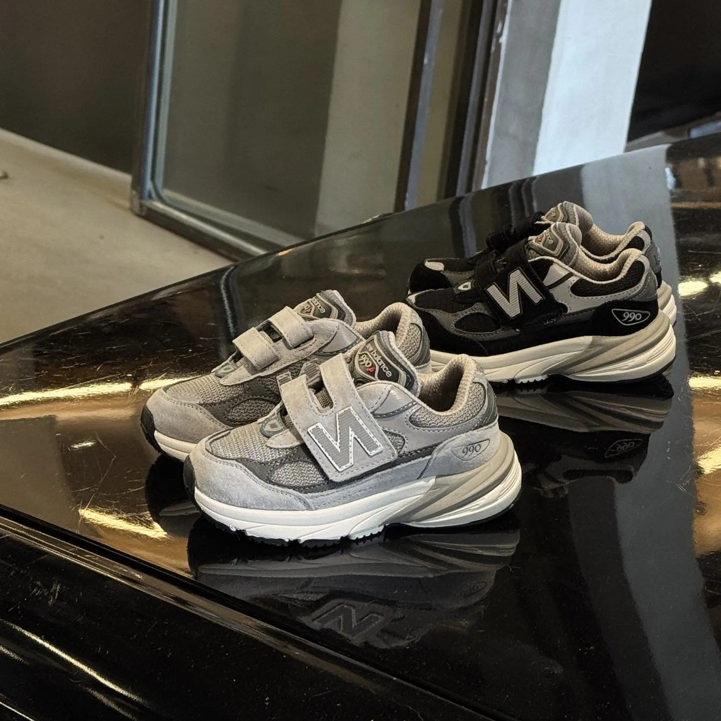 【26-37】モード感がある 目を引くデザイン 人気の定番 三色選べる 履きやすい スニーカー