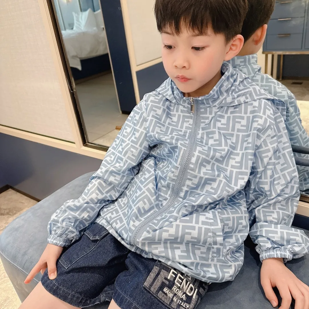 【110-160cm】一枚で決まる 子ども服らしい可愛さ 遊び心のある カジュアル 合わせやすい アウター