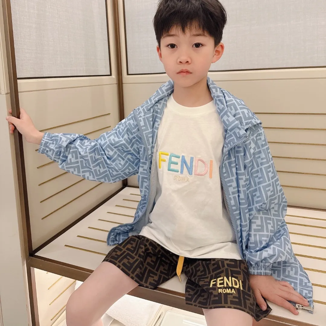 【110-160cm】一枚で決まる 子ども服らしい可愛さ 遊び心のある カジュアル 合わせやすい アウター