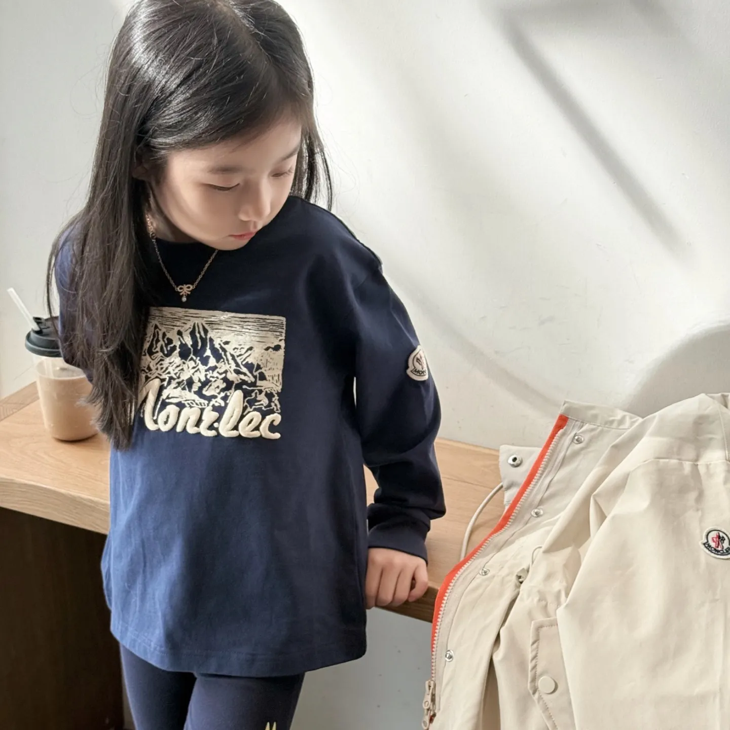 【100-160cm】上品な抜け感 抜群の着回し力 オシャレ度高め 合わせやすい アウター 長袖 Tシャツ パンツ