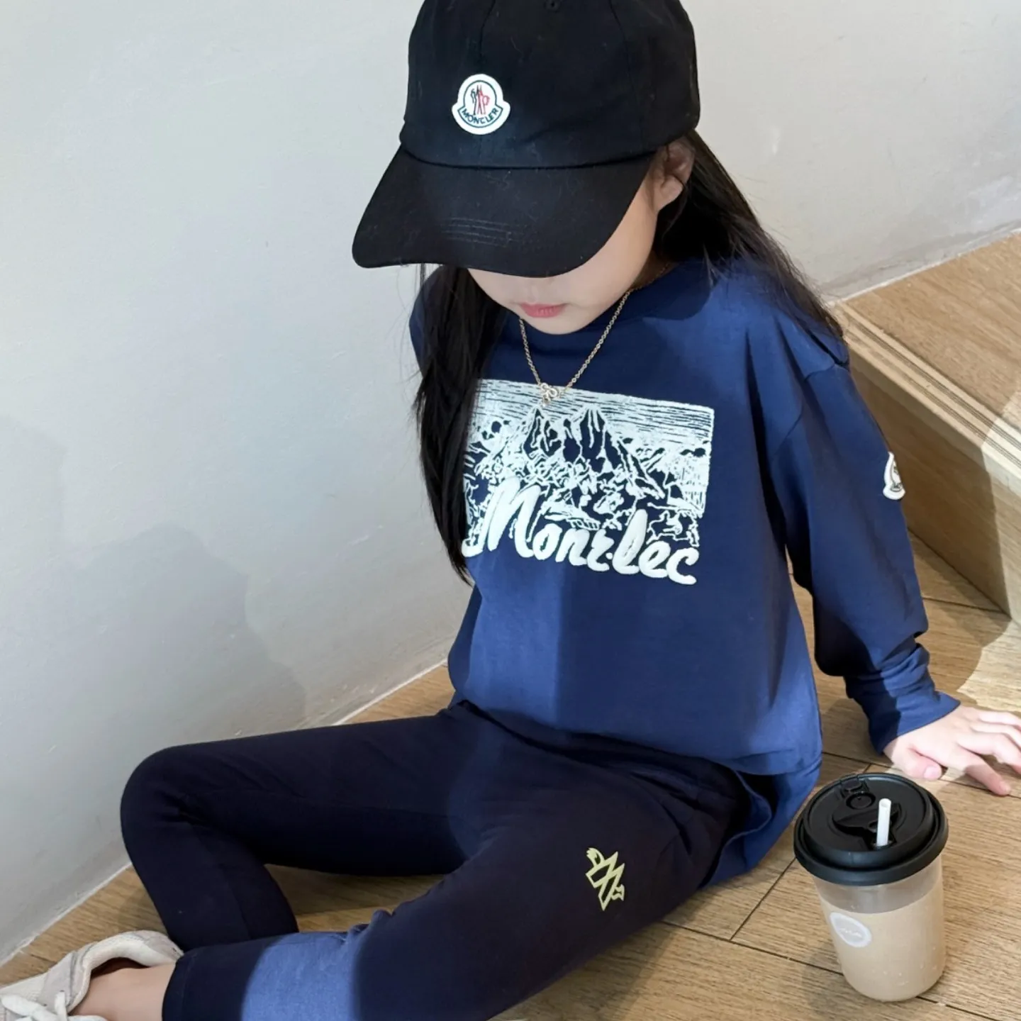 【100-160cm】上品な抜け感 抜群の着回し力 オシャレ度高め 合わせやすい アウター 長袖 Tシャツ パンツ