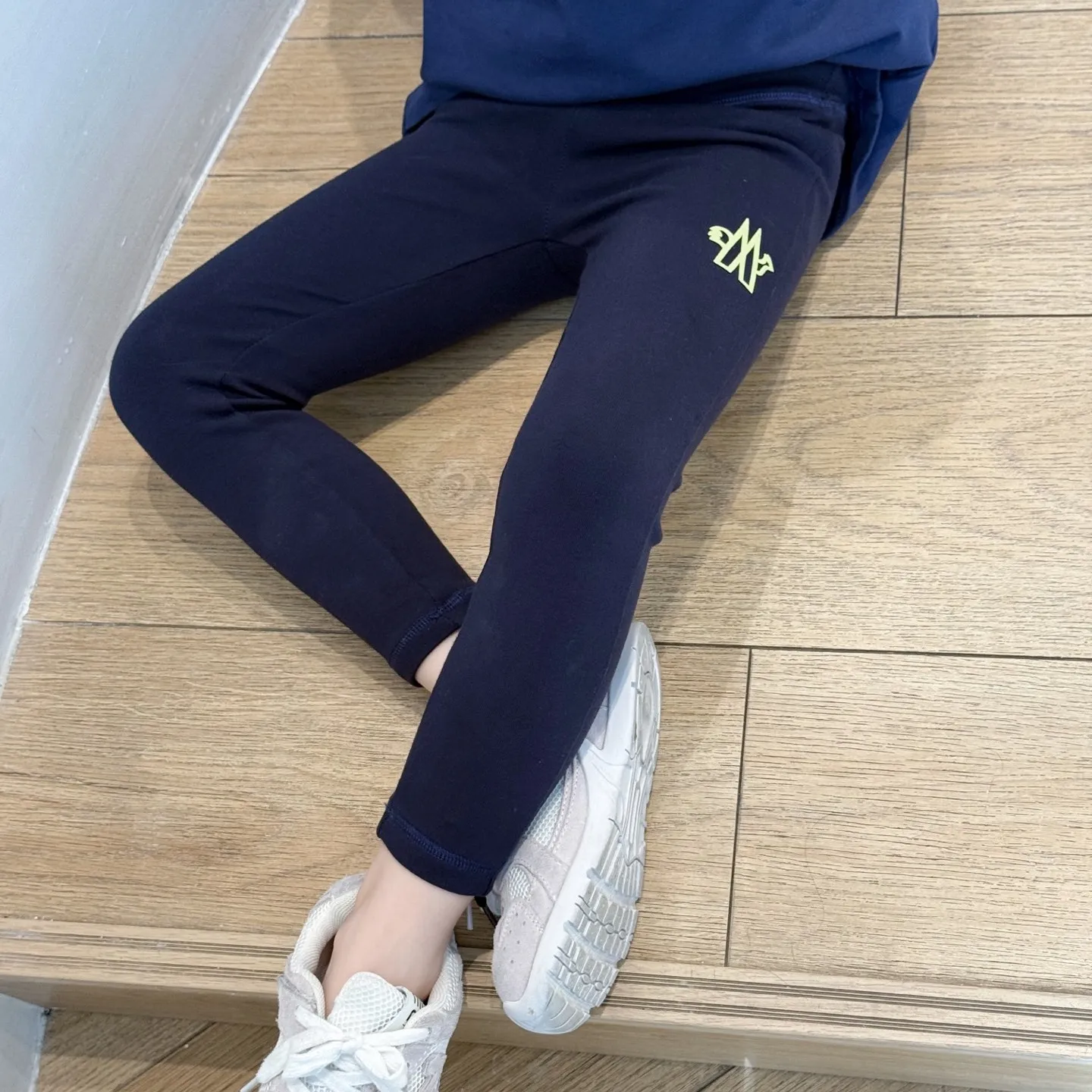 【100-160cm】上品な抜け感 抜群の着回し力 オシャレ度高め 合わせやすい アウター 長袖 Tシャツ パンツ