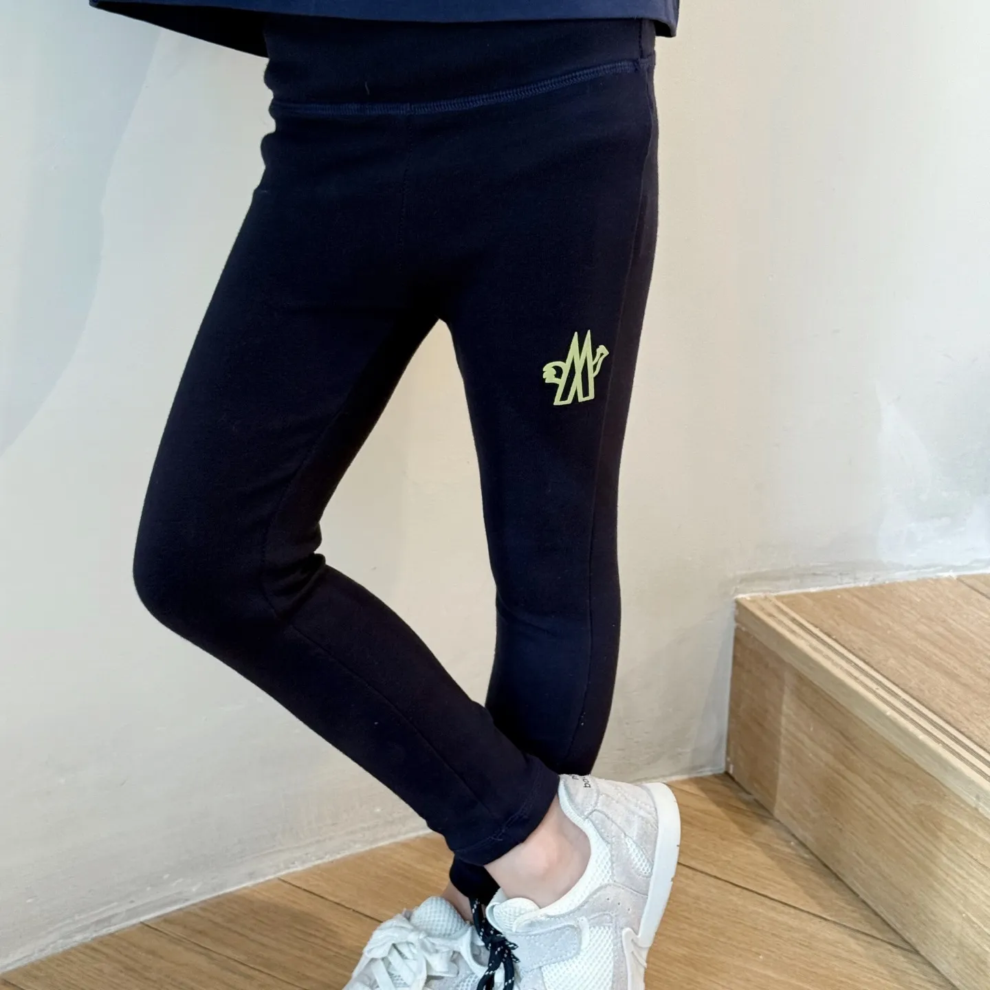 【100-160cm】上品な抜け感 抜群の着回し力 オシャレ度高め 合わせやすい アウター 長袖 Tシャツ パンツ