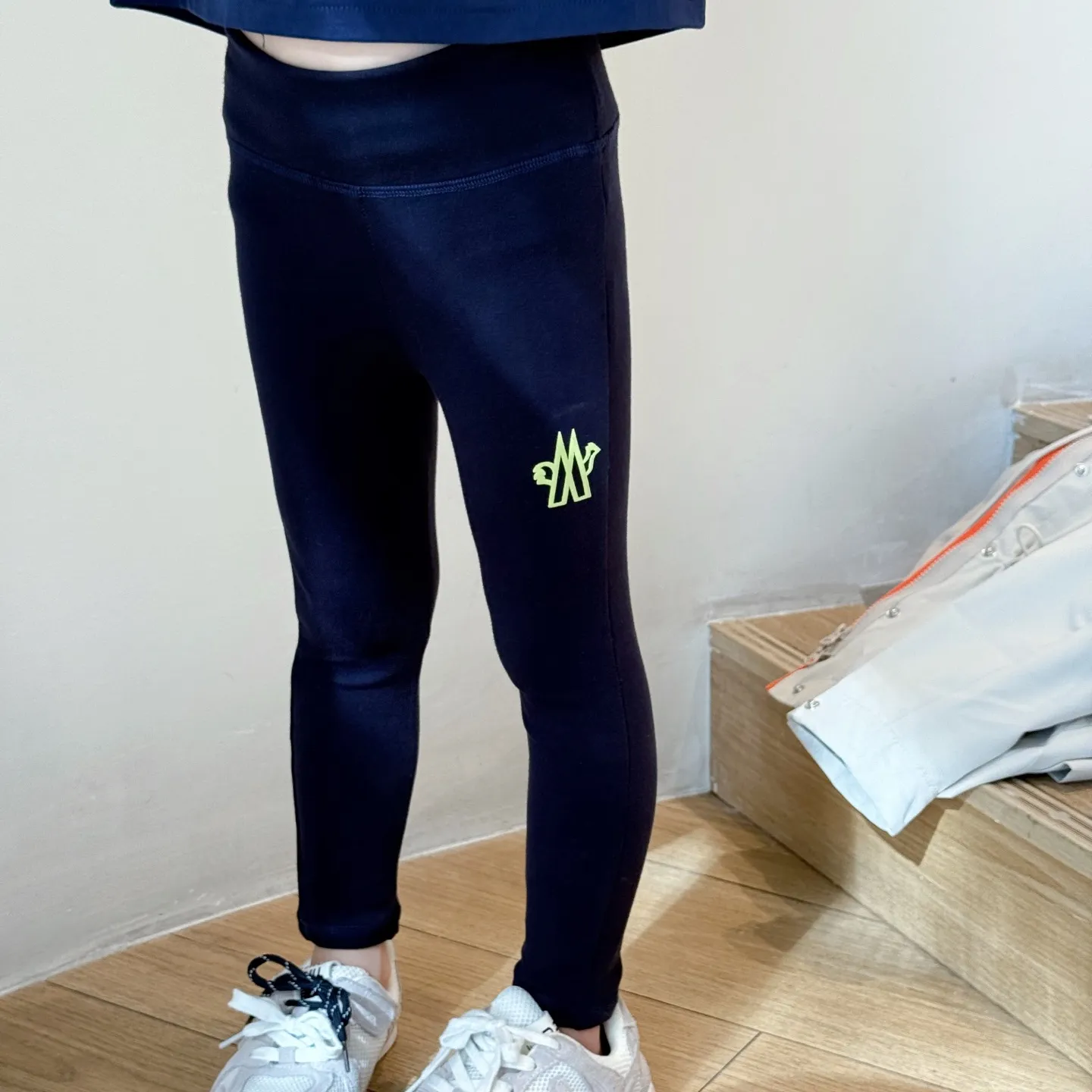 【100-160cm】上品な抜け感 抜群の着回し力 オシャレ度高め 合わせやすい アウター 長袖 Tシャツ パンツ