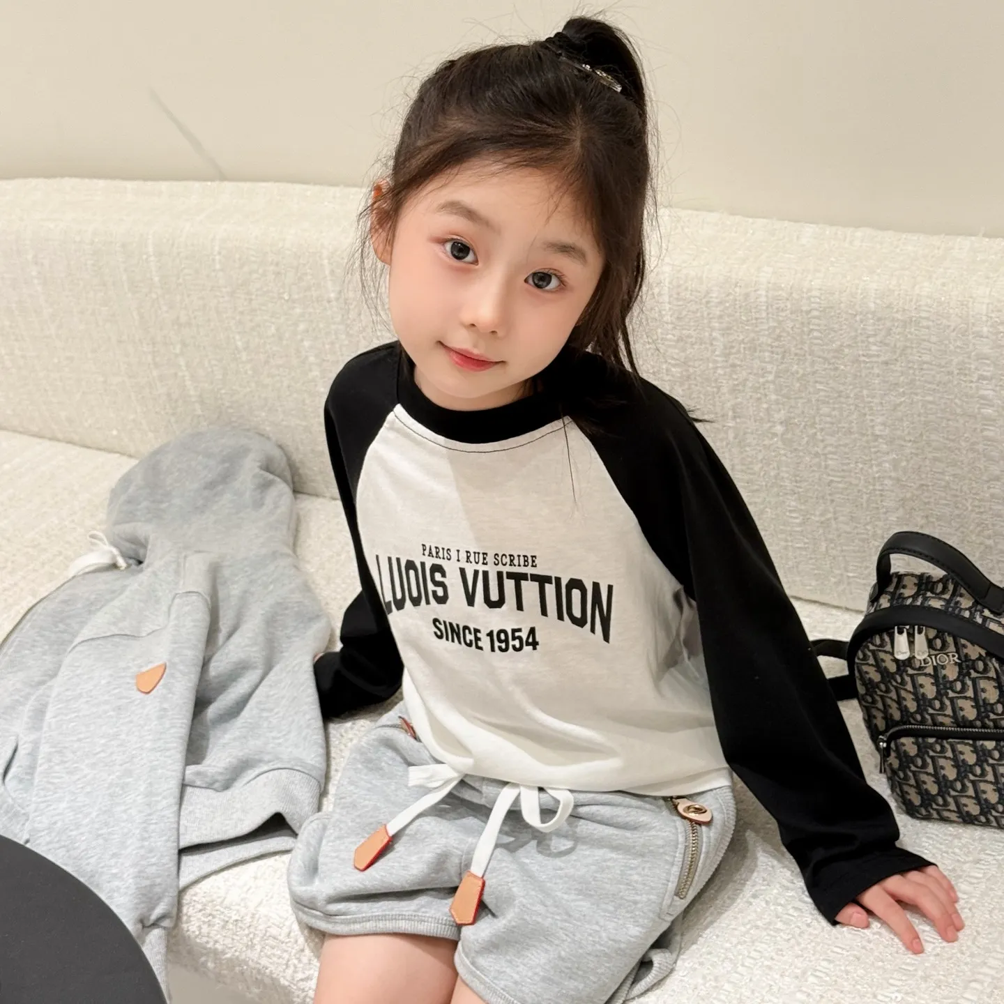 【100-160cm】モード感のある 高級感のある 上質カジュアル 合わせやすい 女の子 アウター 長袖 Tシャツ ショートパンツ