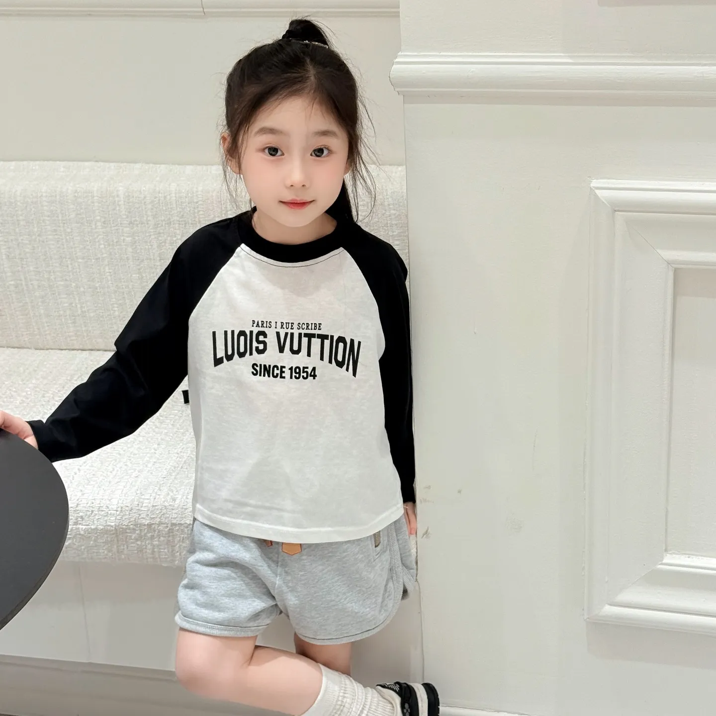 【100-160cm】モード感のある 高級感のある 上質カジュアル 合わせやすい 女の子 アウター 長袖 Tシャツ ショートパンツ