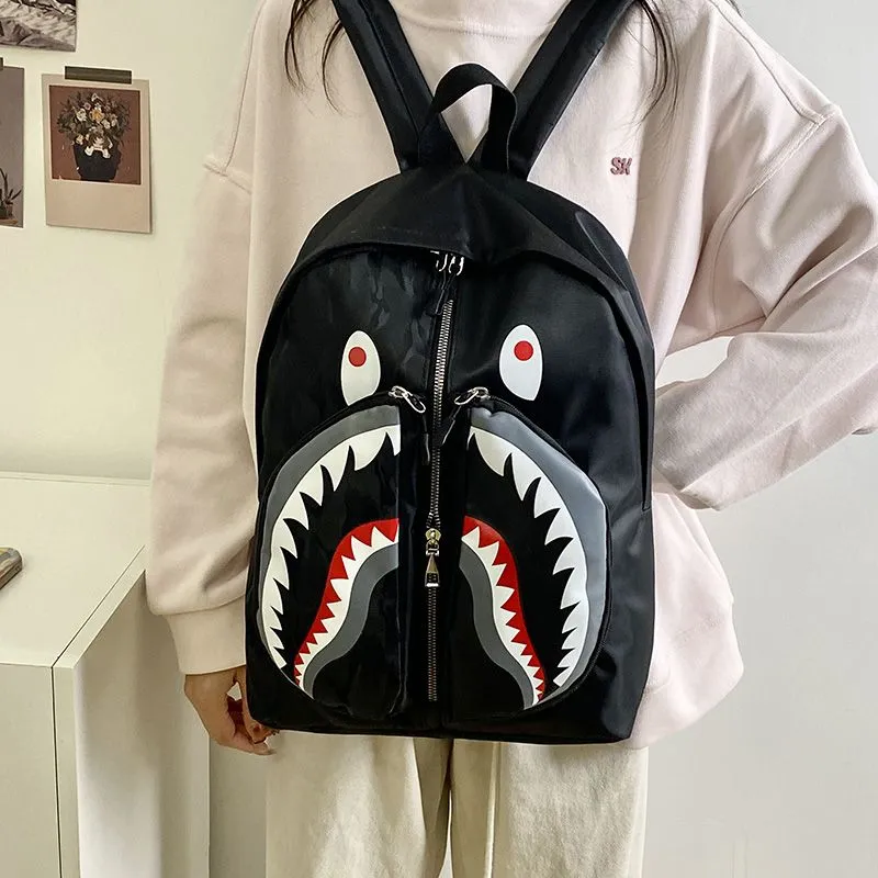 存在感抜群 目を引くデザイン 大容量 オシャレ度高め 多色選べる バックバッグ