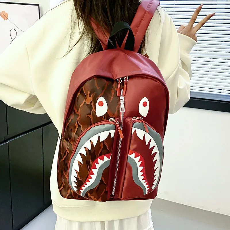 存在感抜群 目を引くデザイン 大容量 オシャレ度高め 多色選べる バックバッグ