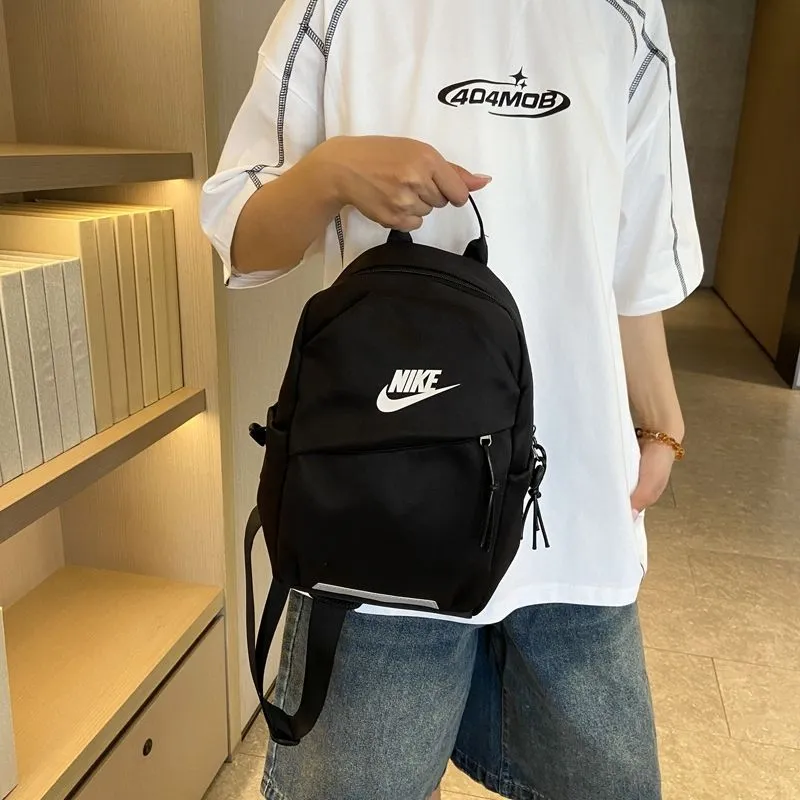 日常コーデに映える 外出時に安心感ある すっきり印象 多色選べる 実用 バッグ