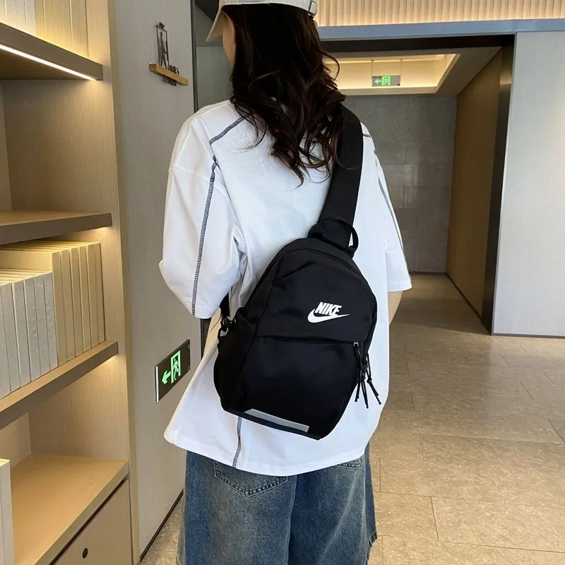 日常コーデに映える 外出時に安心感ある すっきり印象 多色選べる 実用 バッグ