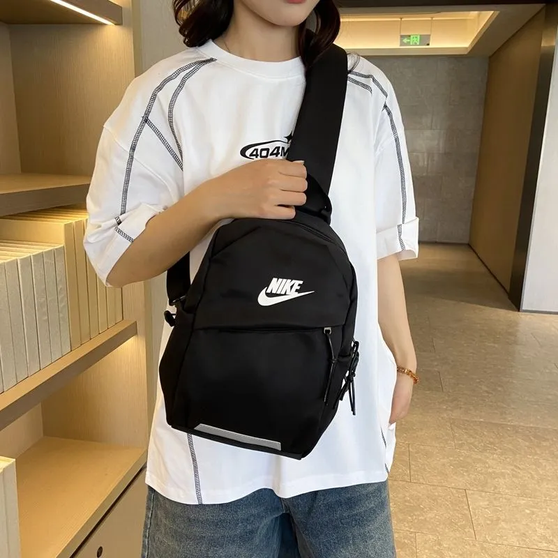 日常コーデに映える 外出時に安心感ある すっきり印象 多色選べる 実用 バッグ