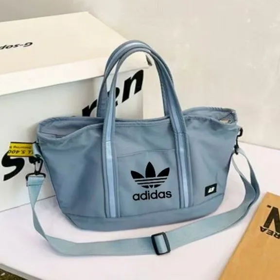 大人可愛いムード やわらか雰囲気 整理しやすい 軽量仕様 バッグ