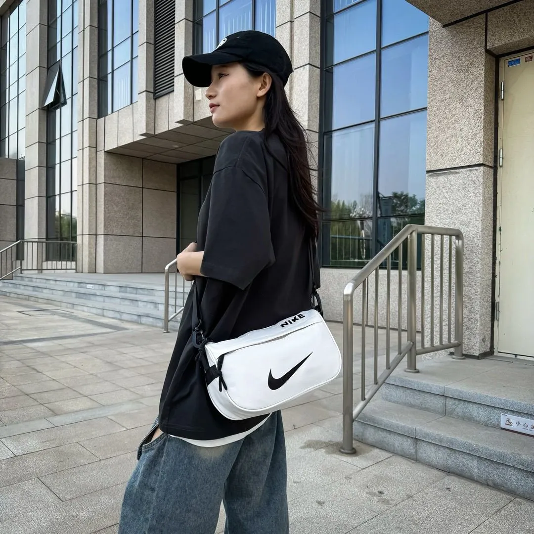 落ち着きある雰囲気 やさしい印象 開閉しやすい 長時間使用も快適 日常使い バッグ