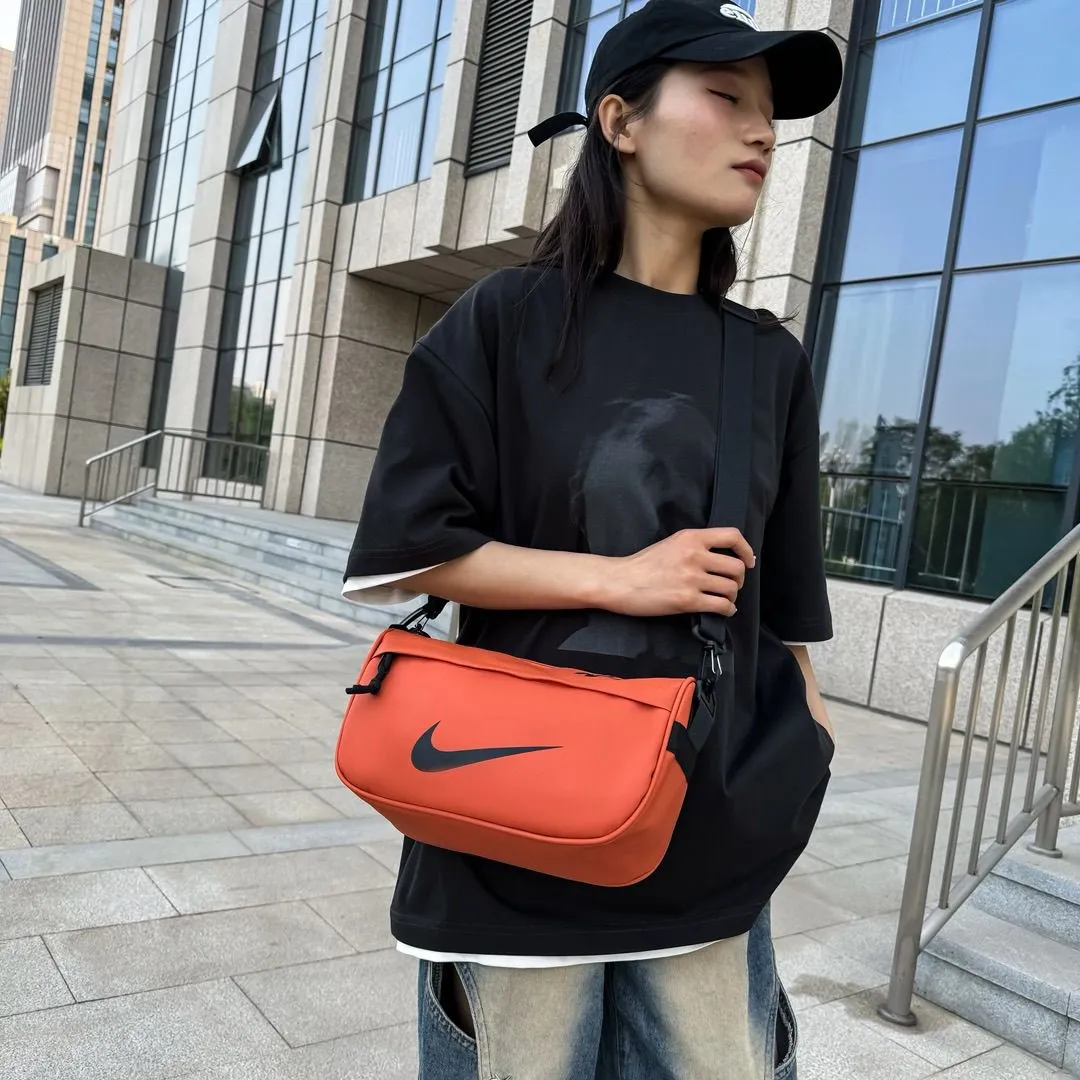 落ち着きある雰囲気 やさしい印象 開閉しやすい 長時間使用も快適 日常使い バッグ