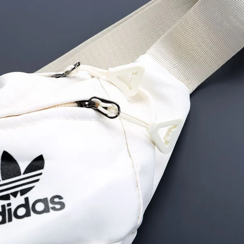 上質感ただよう 都会感演出する 穏やかな印象 斜め掛け仕様 軽量設計 バッグ