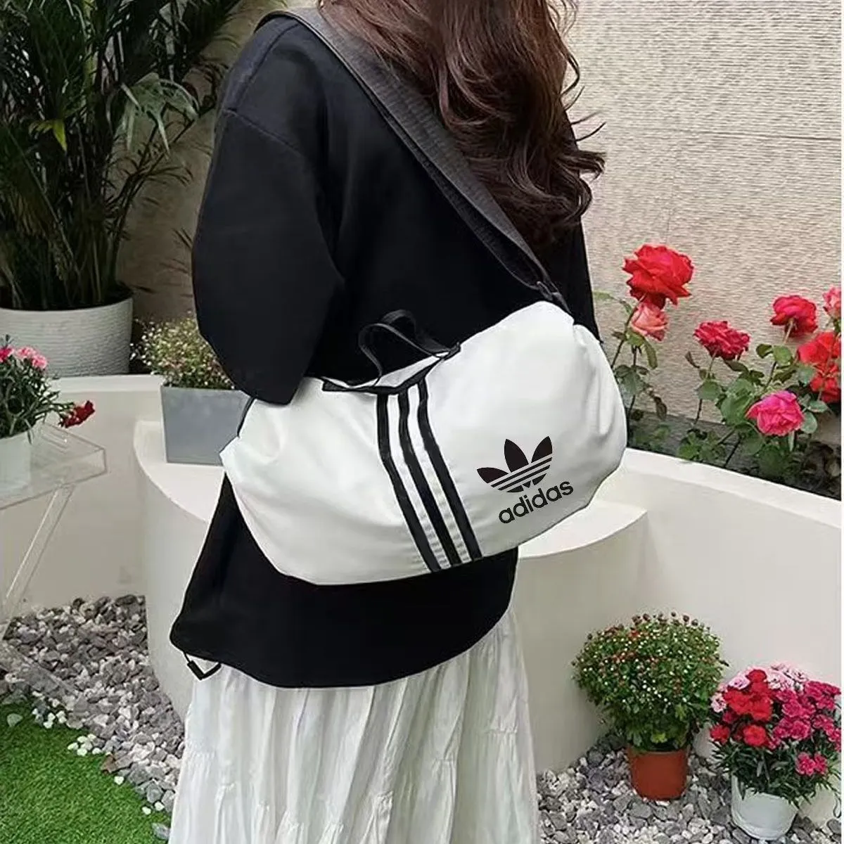 上品な佇まいプラスする 日常使いにちょうどいい 整理しやすい構造 バッグ