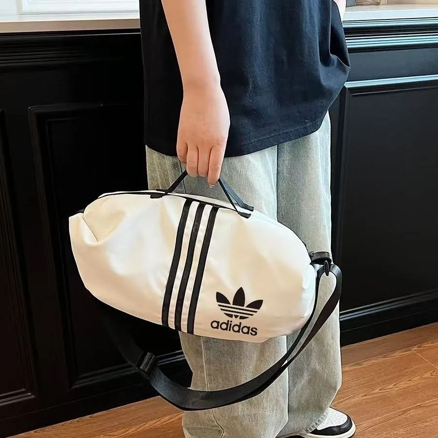 上品な佇まいプラスする 日常使いにちょうどいい 整理しやすい構造 バッグ