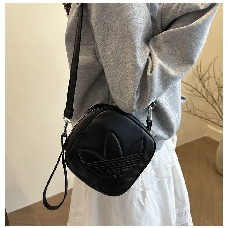 軽量化 トレンド感満点 持ち運び簡単 目を引くデザイン バッグ