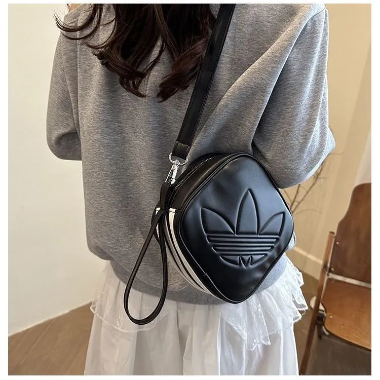 軽量化 トレンド感満点 持ち運び簡単 目を引くデザイン バッグ