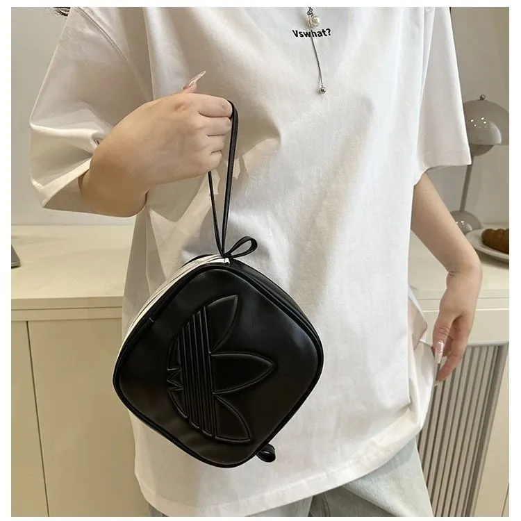 軽量化 トレンド感満点 持ち運び簡単 目を引くデザイン バッグ