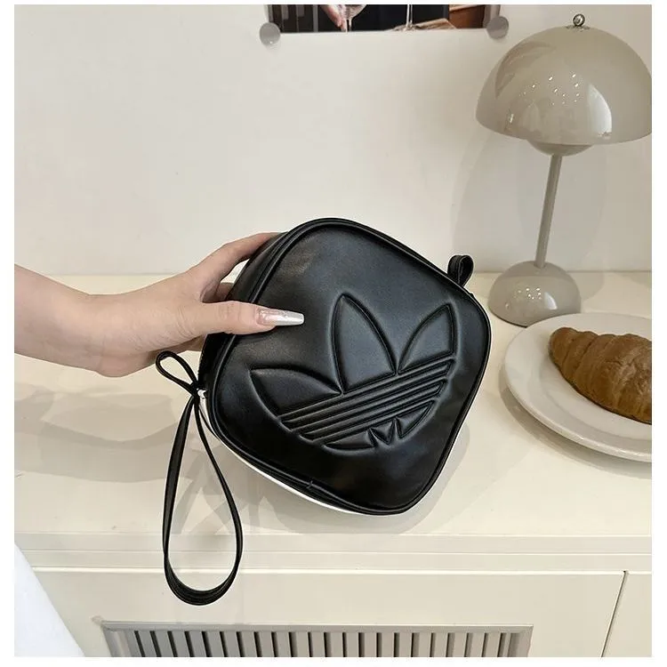 軽量化 トレンド感満点 持ち運び簡単 目を引くデザイン バッグ