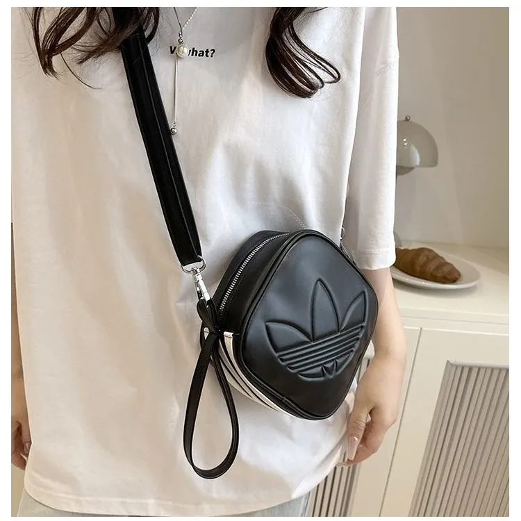 軽量化 トレンド感満点 持ち運び簡単 目を引くデザイン バッグ