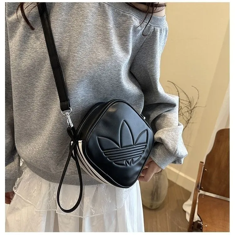 軽量化 トレンド感満点 持ち運び簡単 目を引くデザイン バッグ