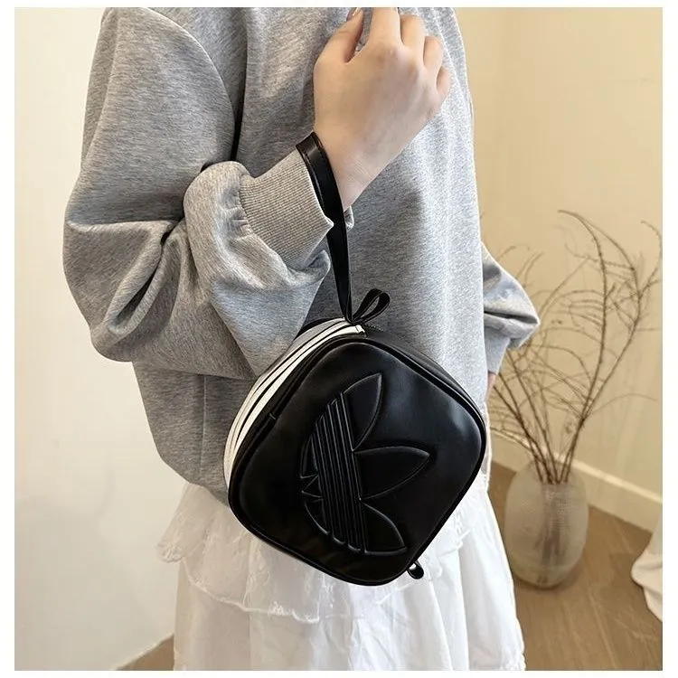 軽量化 トレンド感満点 持ち運び簡単 目を引くデザイン バッグ