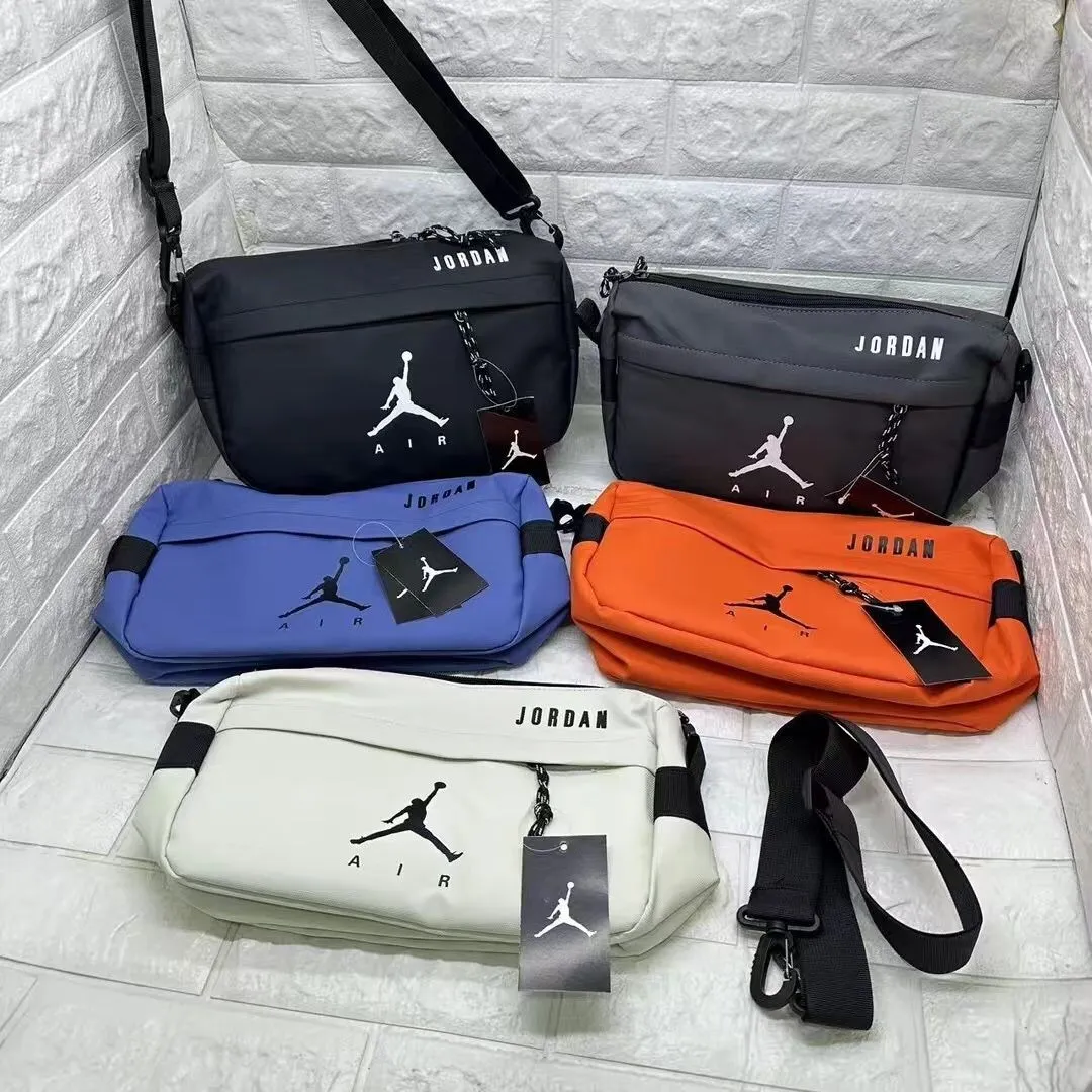 カジュアルテイスト 軽量仕様 取り出しやすい 気質いい 多色選べる バッグ