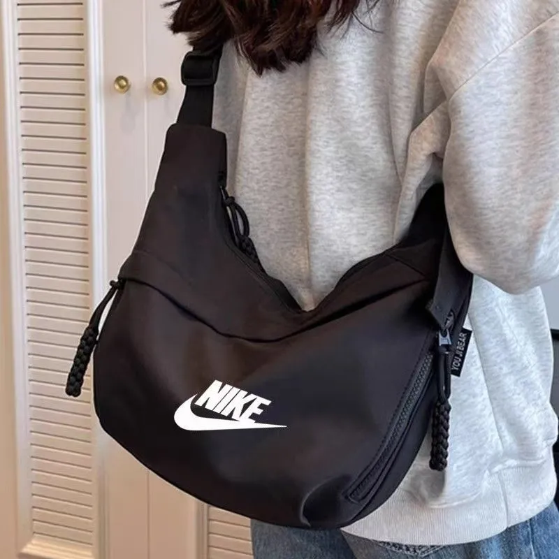 話題沸騰中 大容量 目を奪われる オシャレ度UP 多色選べる バッグ