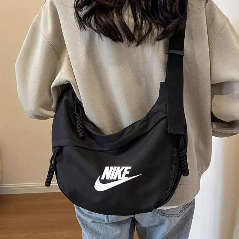 話題沸騰中 大容量 目を奪われる オシャレ度UP 多色選べる バッグ