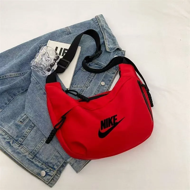 話題沸騰中 大容量 目を奪われる オシャレ度UP 多色選べる バッグ