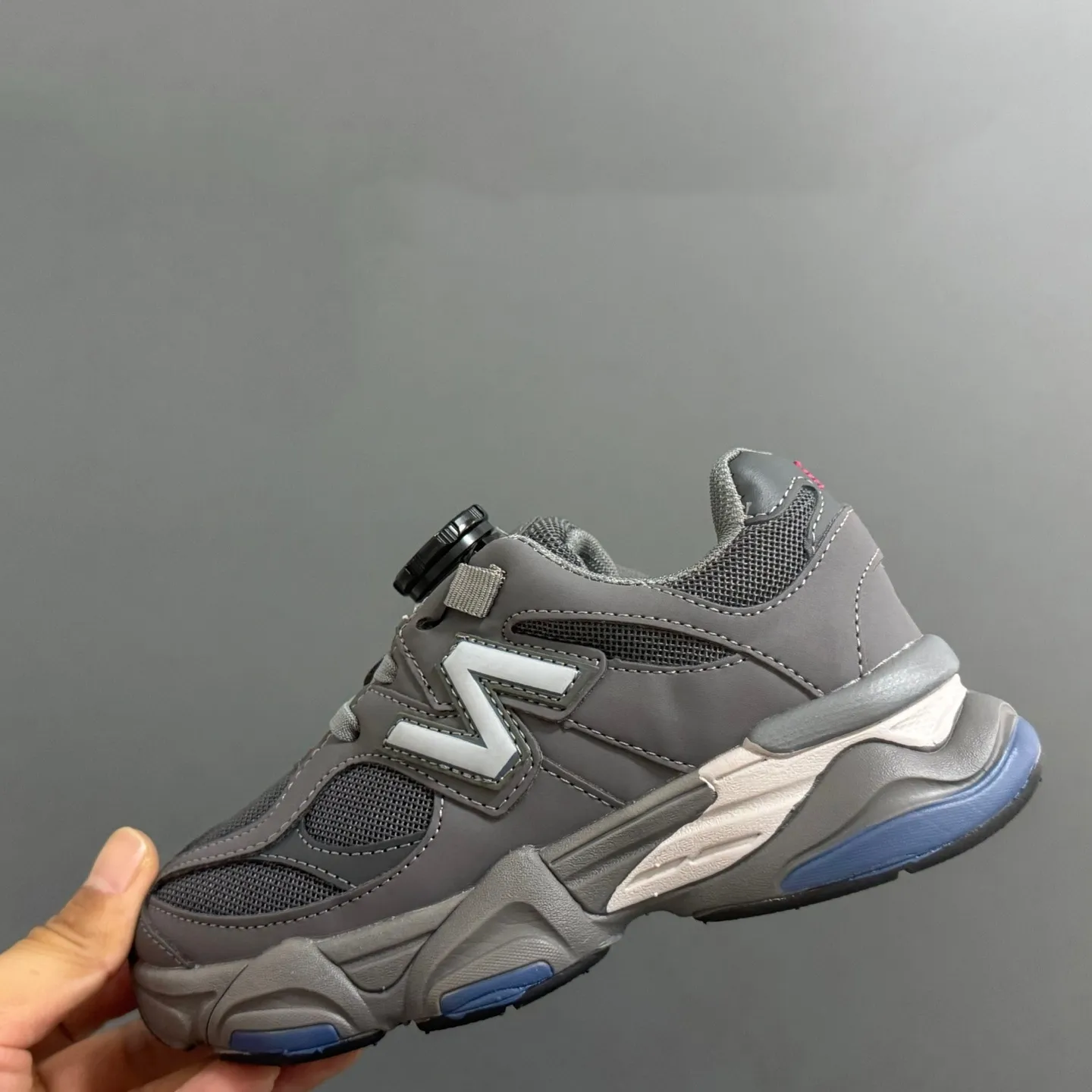 【24-37】クッション性抜群 履き心地抜群 安定感のあるソール 多色選べる ストレッチ素材 スニーカー