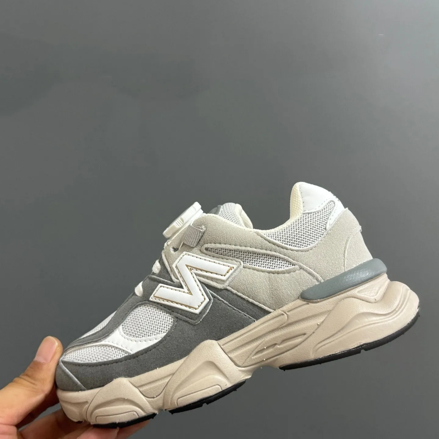 【24-37】クッション性抜群 履き心地抜群 安定感のあるソール 多色選べる ストレッチ素材 スニーカー