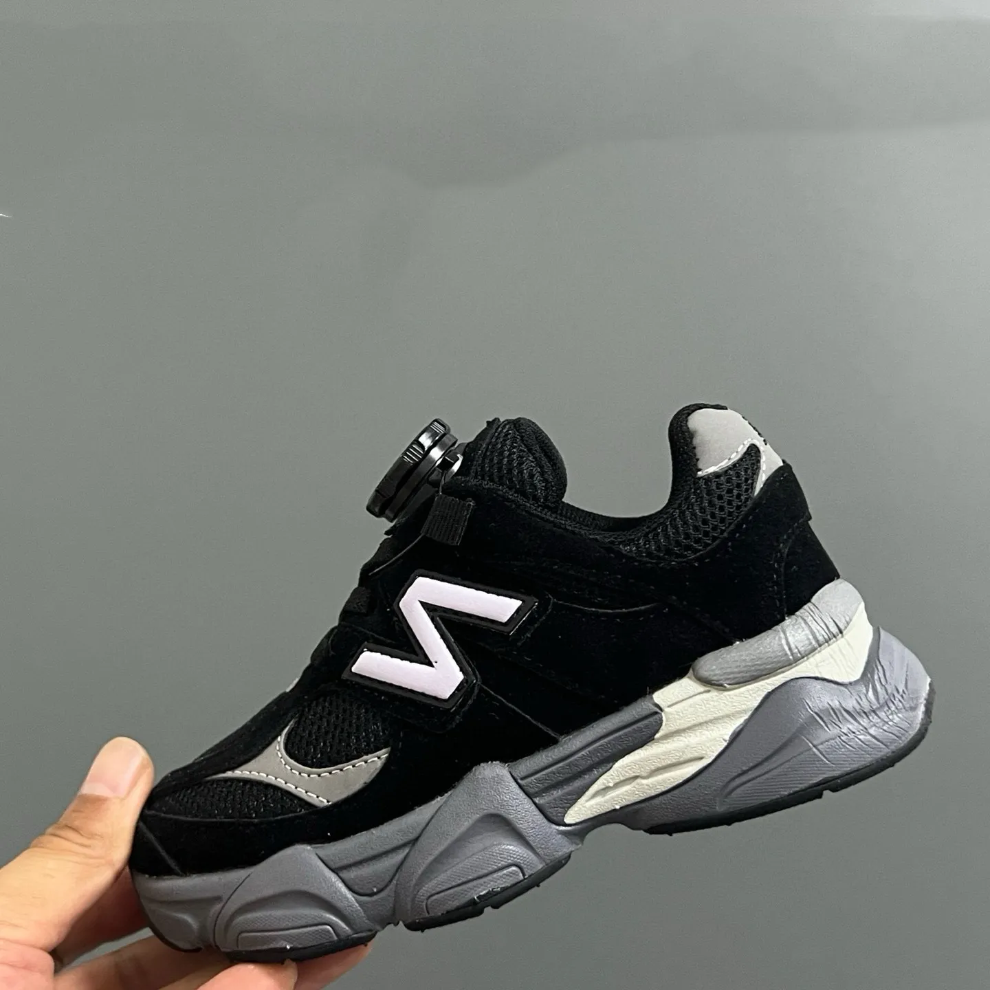 【24-37】クッション性抜群 履き心地抜群 安定感のあるソール 多色選べる ストレッチ素材 スニーカー